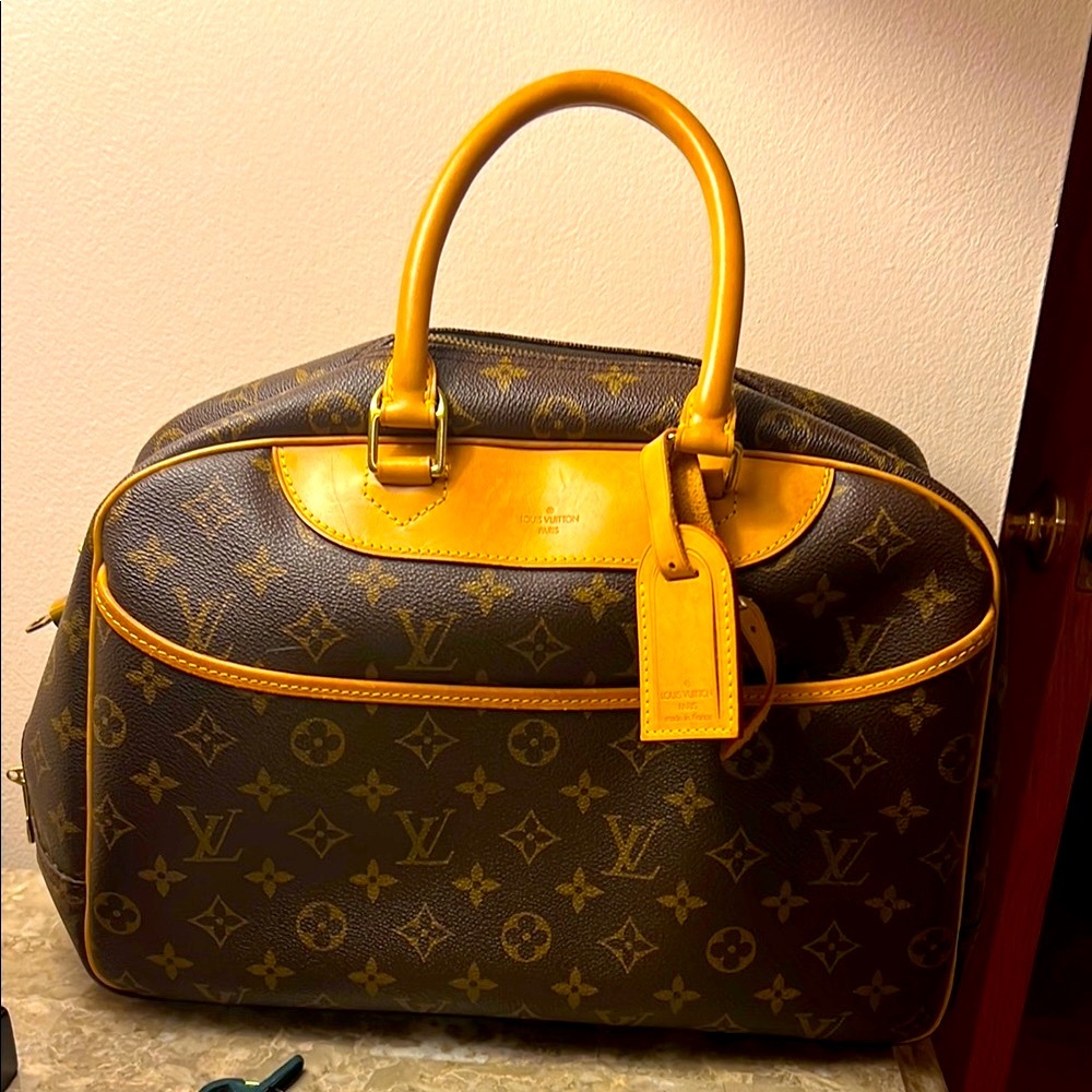 Authentic Louis Vuitton Deauville Handbag Monogram Canvas